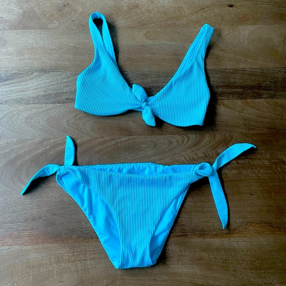 EXPRESS Light blue bikini top- Size S - Picture 3 of 3